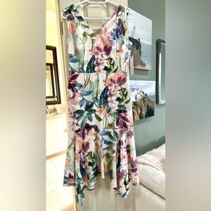 Maggie London sleeveless floral dress NWT